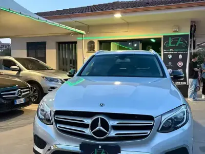 Usata Mercedes GLC250 Executive 204 CV (150 kW) 2018 Grigio Station wagon