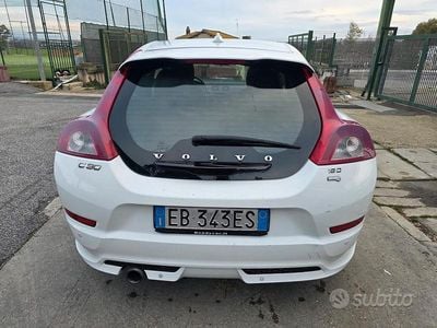 Usata Volvo C30 R-Design 114 CV (83 kW) 2011 Bianco Utilitaria