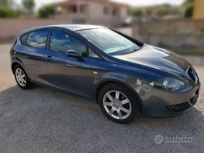 Begagnad Seat Leon 140 HK (102 kW) 2006 Grå Halvkombi