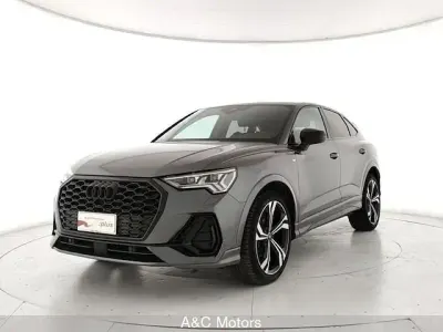 Usata Audi Q3 Sportback Ambiente 150 CV (110 kW) 2022 Grigio SUV