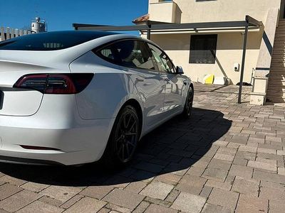 Usata Tesla Model 3 RWD 208 kW (283 CV) 2023 Bianco Berlina