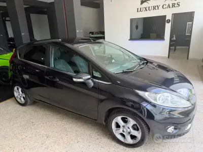 Usata Ford Fiesta Titanium 95 CV (69 kW) 2010 Nero Berlina
