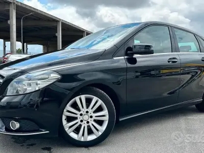 Usata Mercedes B180 109 CV (80 kW) 2012 Nero Monovolume