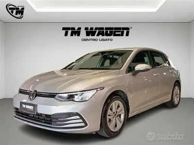 Usata VW Golf VIII Life 110 CV (80 kW) 2020 Argento Berlina