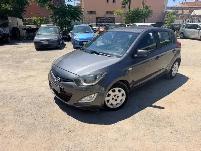Usata Hyundai i20 Classic 85 CV (62 kW) 2014 Grigio Utilitaria