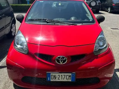 Usata Toyota Aygo 68 CV (50 kW) 2008 Rosso Utilitaria