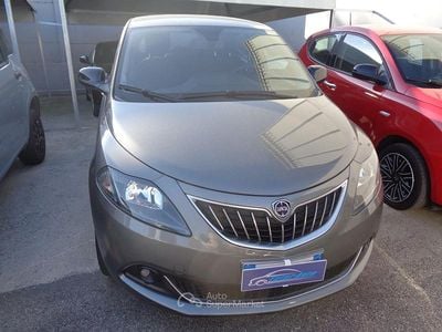 Usata Lancia Ypsilon 69 CV (50 kW) 2022 Gray Utilitaria