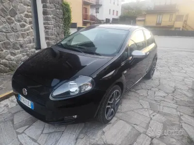 Usata Fiat Grande Punto 75 CV (55 kW) 2006 Nero Utilitaria