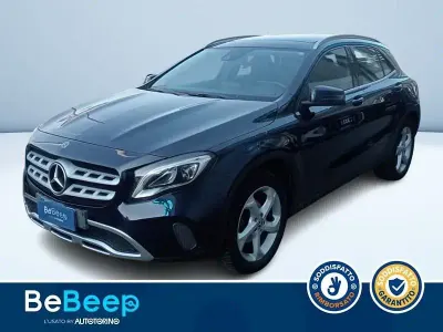 Usata Mercedes GLA200 136 CV (100 kW) 2017 Blu metallizzato SUV