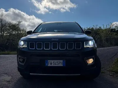 Usata Jeep Compass Limited 140 CV (102 kW) 2019 Grigio SUV