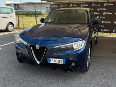 Usata Alfa Romeo Stelvio Business 150 CV (110 kW) 2018 Blu SUV
