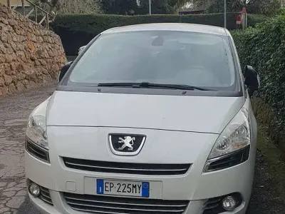 Usata Peugeot 5008 Business-Line 111 CV (81 kW) 2013 Monovolume