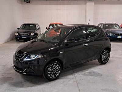 Usata Lancia Ypsilon 69 CV (50 kW) 2024 Nero Utilitaria