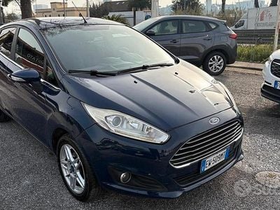 Usata Ford Fiesta 96 CV (70 kW) 2014 Blu Utilitaria