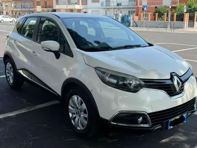 Usata Renault Captur 90 CV (66 kW) 2014 Bianco SUV