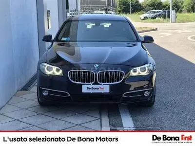 Usata BMW 525 Luxury Line 218 CV (160 kW) 2014 Azzurro Station wagon