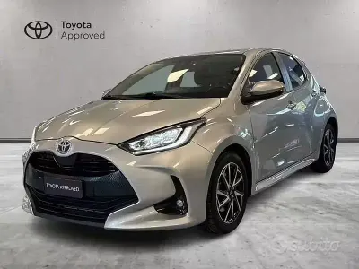 Usata Toyota Yaris Hybrid Trend 116 CV (85 kW) 2022 Grigio Berlina