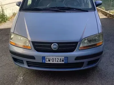 Usata Fiat Idea 95 CV (69 kW) 2005 Bluazzurro Monovolume