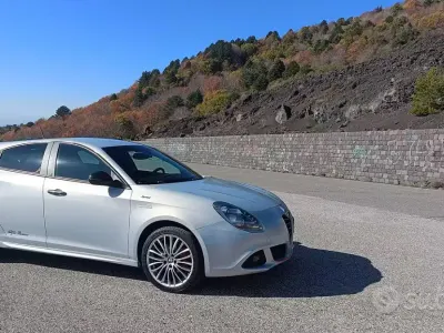 Usata Alfa Romeo Giulietta Sprint 105 CV (77 kW) 2015 Utilitaria