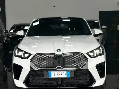 Gebraucht BMW iX2 M Sport 103 kW (141 PS) 2024 Weiß SUV