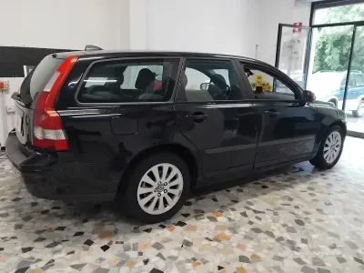 Usata Volvo V50 Summum 109 CV (80 kW) 2007 Nero Station wagon