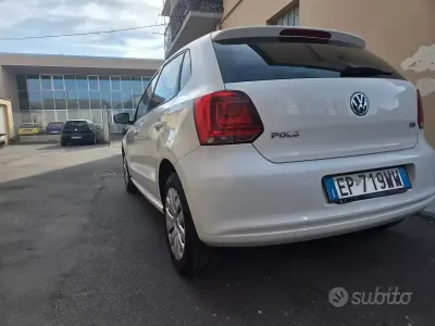 Usata VW Polo Comfortline 75 CV (55 kW) 2013 Bianco Utilitaria