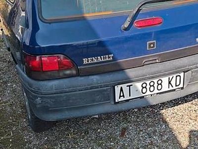 Usata Renault Clio II 48 CV (35 kW) 1998 Blu