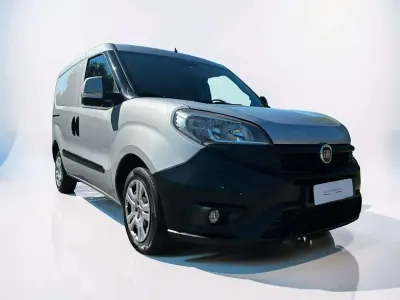 Usata Fiat Doblò 105 CV (77 kW) 2015 Argento Monovolume