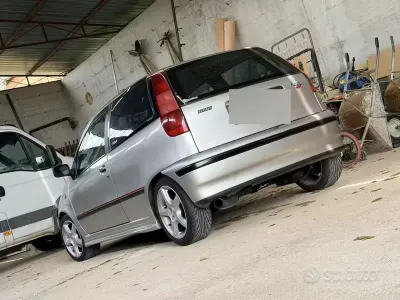 Usata Fiat Punto 131 CV (96 kW) 1997 Grigio Berlina