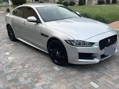 Occasion Jaguar XE R-Sport 179 ch (131 kW) 2018 Gris Berline