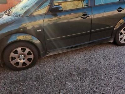 Usata Audi A2 75 CV (55 kW) 2003 Verde Utilitaria