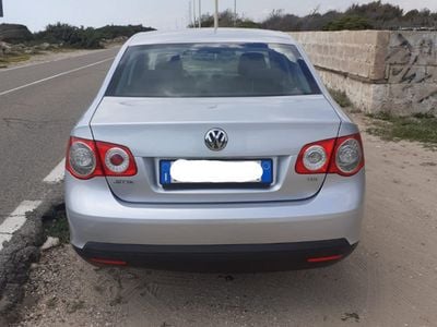 Usata VW Jetta 105 CV (77 kW) 2009 Grigio Berlina