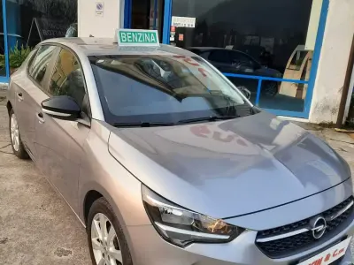 Używany Opel Corsa Elegance 75 KM (55 kW) 2021 Srebrny Sedan/Limuzyna