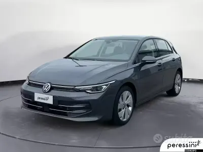 Używany VW Golf VIII Style 150 KM (110 kW) 2025 Szary Sedan/Limuzyna