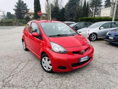 Usata Toyota Aygo 68 CV (50 kW) 2009 Rosso Utilitaria