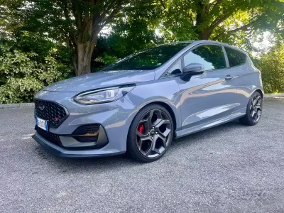 Usata Ford Fiesta ST 200 CV (147 kW) 2022 Grigio Utilitaria
