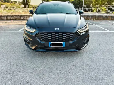 Usata Ford Mondeo 190 CV (139 kW) 2022 Nero Station wagon