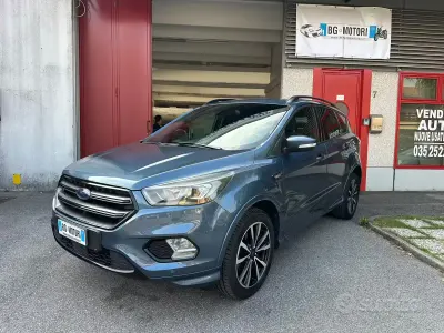 Usata Ford Kuga ST-Line 120 CV (88 kW) 2019 Blu SUV
