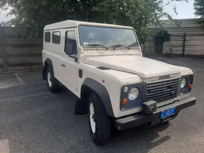 Usata Land Rover Defender 113 CV (83 kW) 1996 SUV