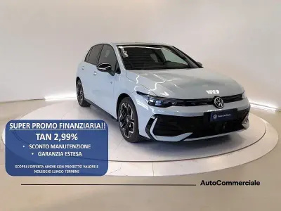 Nuova VW Golf VIII R-line Plus 150 CV (110 kW) 2026 Azzurro Berlina