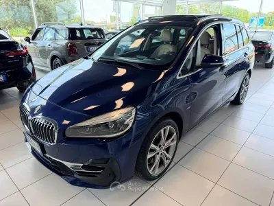 Usata BMW 218 Gran Tourer Luxury Line 150 CV (110 kW) 2018 Blu Monovolume