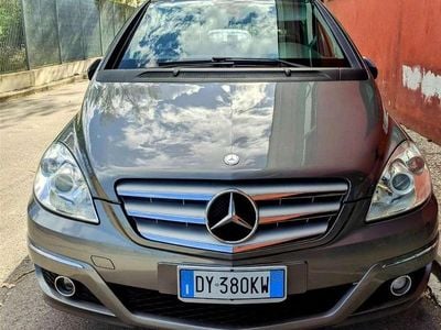 Usata Mercedes B180 109 CV (80 kW) 2009 Grigio Monovolume