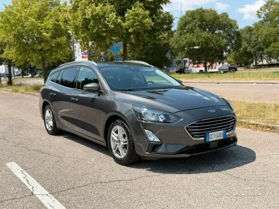 Usata Ford Focus 120 CV (88 kW) 2021 Grigio Station wagon