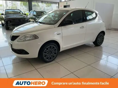 Usata Lancia Ypsilon Gold 69 CV (50 kW) 2019 Bianco Utilitaria