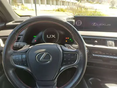 Usata Lexus UX Sport Line 145 CV (106 kW) 2021 Nero SUV