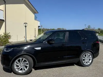 Second-hand Land Rover Discovery 5 HSE Luxury 241 CP (177 kW) 2020 Negru SUV