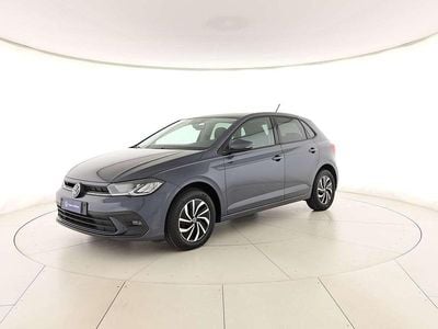 Usata VW Polo Life 95 CV (69 kW) 2023 Smoky grey metallizzato Utilitaria