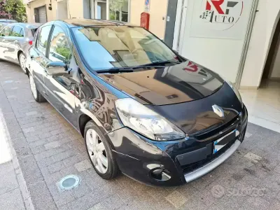 Usata Renault Clio 85 CV (62 kW) 2011 Nero Monovolume