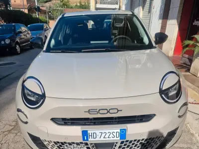 Nuova Fiat 600 110 CV (80 kW) 2025 Bianco Station wagon