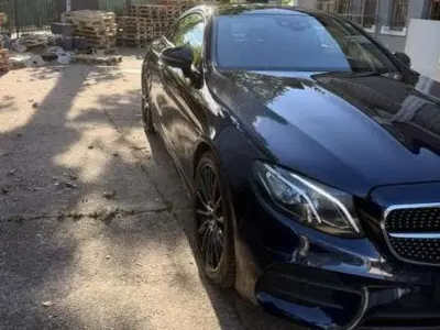 Usata Mercedes E220 Premium 194 CV (142 kW) 2018 Blu/azzurro Coupé